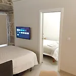 Alvariño Apartamento, Tradicción Y Modernidad *